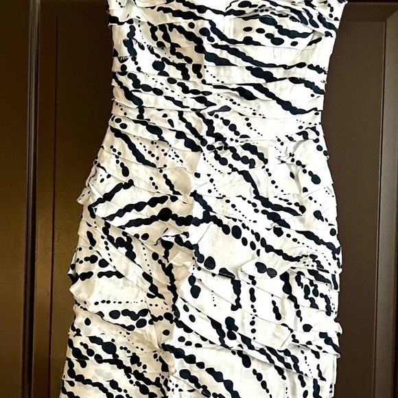 Jessica Simpson Dresses & Skirts - Strapless Mini Tube Dress By Jessica Simpson! Perfect 4 Girls Night! 💕